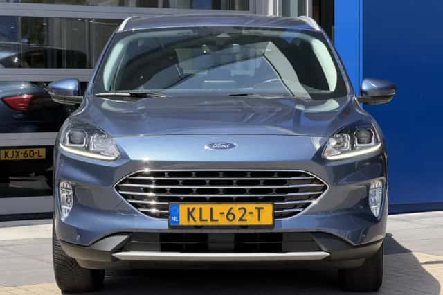 Ford Kuga (2022) thumbnail 4
