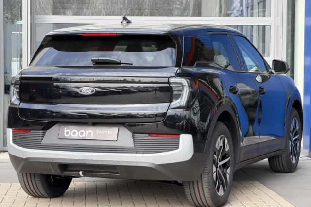 Ford Explorer (2025) thumbnail 3