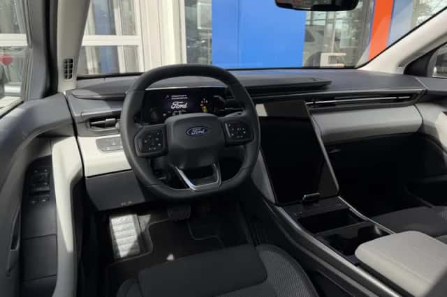 Ford Explorer (2025) thumbnail 10