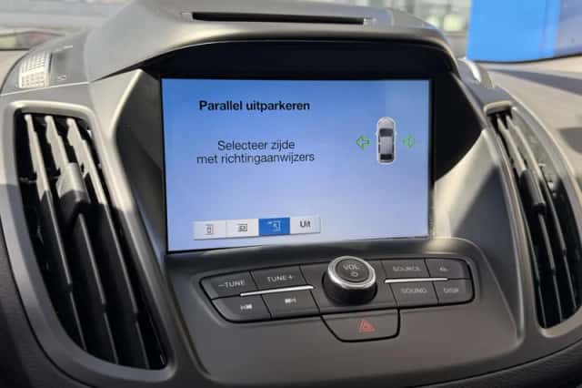 Ford Kuga (2018) thumbnail 29