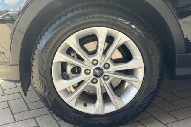 Ford Kuga (2018) thumbnail 8