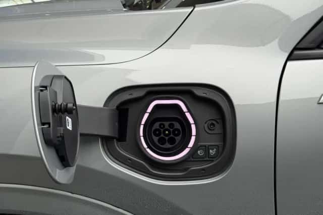 Ford Kuga (2022) thumbnail 11