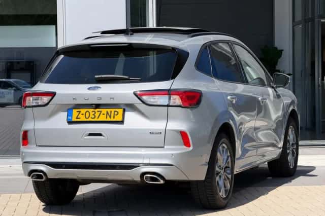 Ford Kuga (2022) thumbnail 3