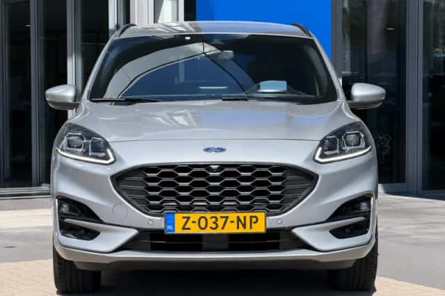 Ford Kuga (2022) thumbnail 4