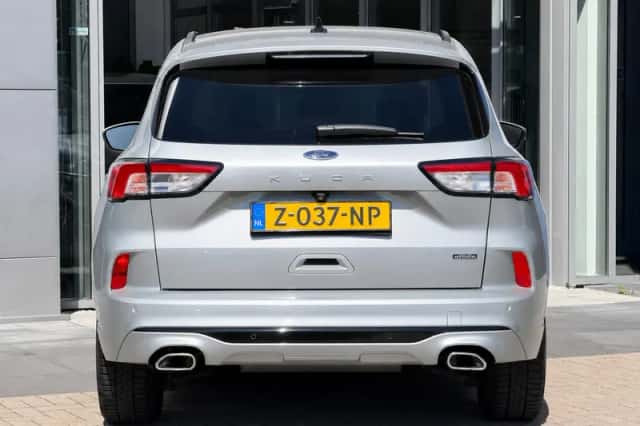 Ford Kuga (2022) thumbnail 5