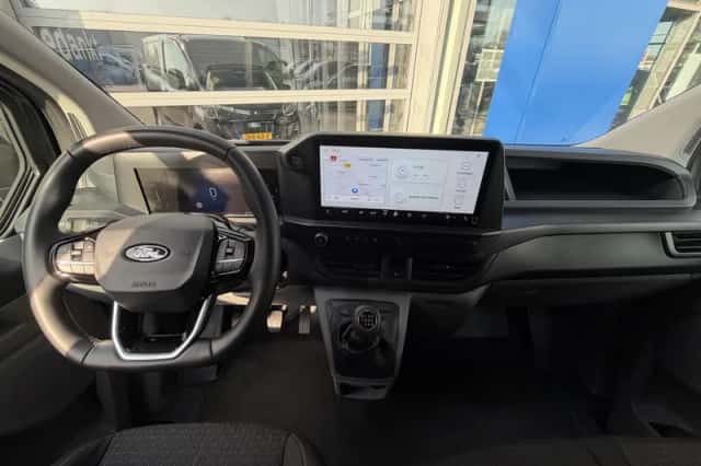 Ford Transit Custom (2024) thumbnail 2