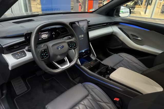 Ford Explorer (2024) thumbnail 2