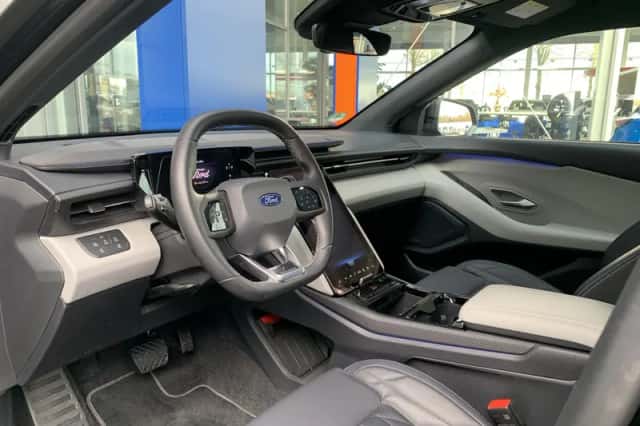 Ford Explorer (2024) thumbnail 6