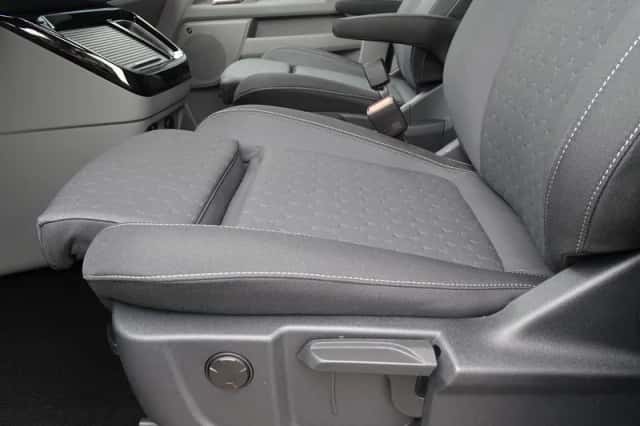 Ford Tourneo Custom (2025) thumbnail 16