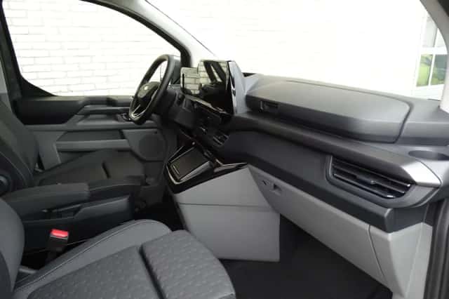 Ford Tourneo Custom (2025) thumbnail 17