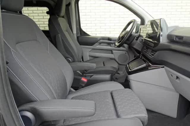 Ford Tourneo Custom (2025) thumbnail 18