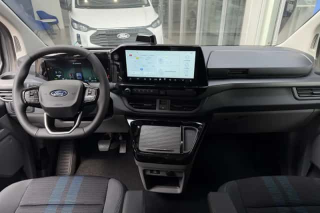 Ford Transit Custom (2026) thumbnail 2