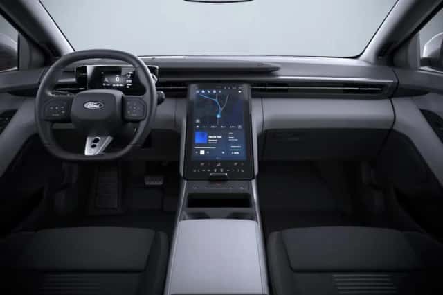 Ford Capri (2026) thumbnail 3