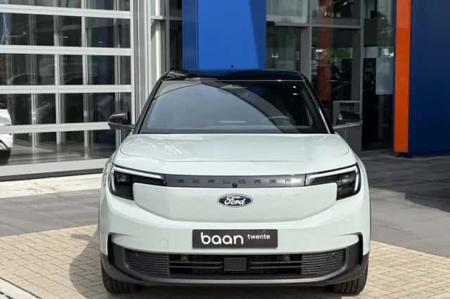 Ford Explorer (2026) thumbnail 4