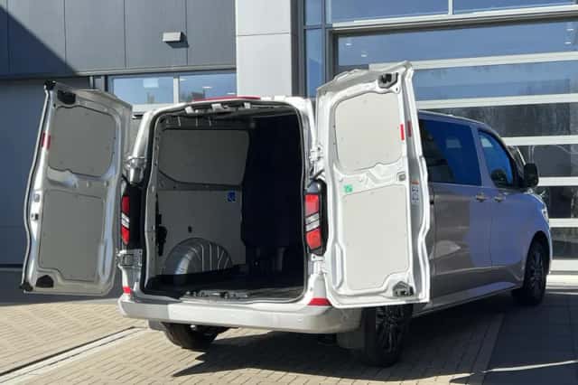 Ford Transit Custom (2024) thumbnail 16