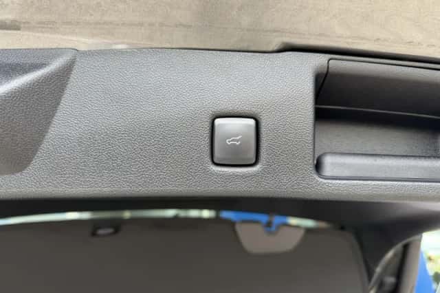 Ford Kuga (2022) thumbnail 21