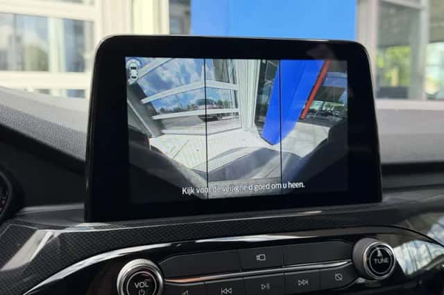 Ford Kuga (2022) thumbnail 36