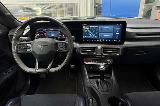 Ford Mustang (2024) thumbnail 2