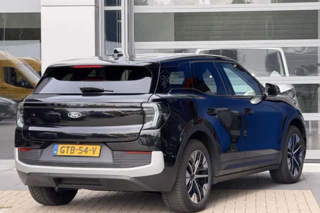 Ford Explorer (2024) thumbnail 3