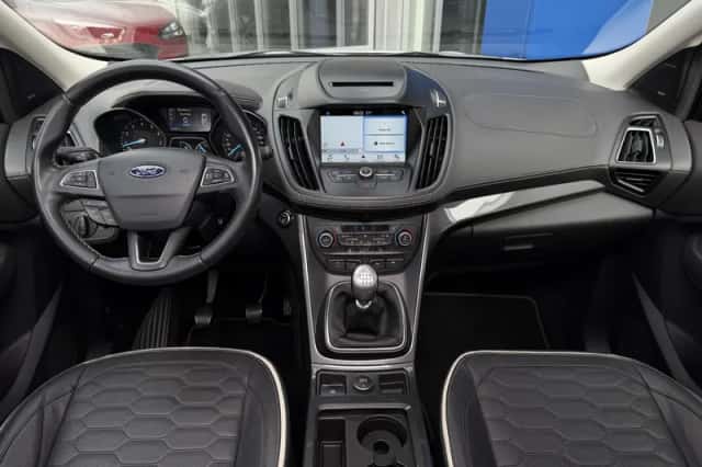 Ford Kuga (2018) thumbnail 2