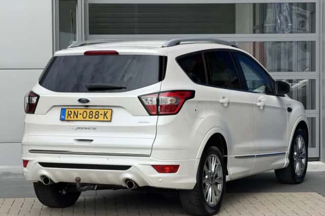 Ford Kuga (2018) thumbnail 3