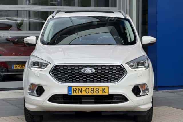 Ford Kuga (2018) thumbnail 4