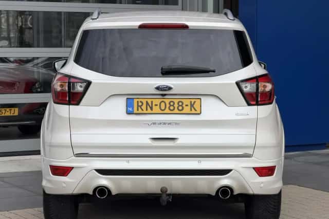 Ford Kuga (2018) thumbnail 5