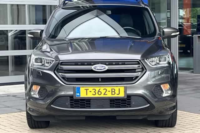 Ford Kuga (2018) thumbnail 2