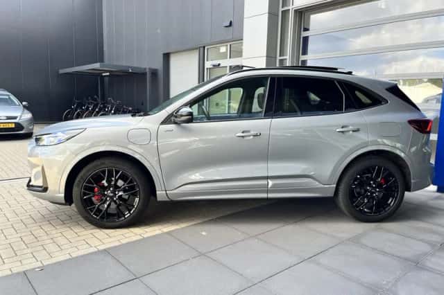 Ford Kuga (2025) thumbnail 3