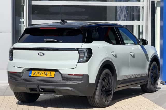 Ford Explorer (2026) thumbnail 3