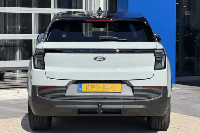 Ford Explorer (2026) thumbnail 6