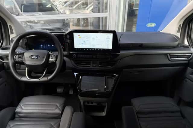 Ford Transit Custom (2025) thumbnail 2