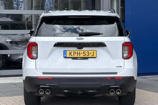 Ford Explorer (2023) thumbnail 5
