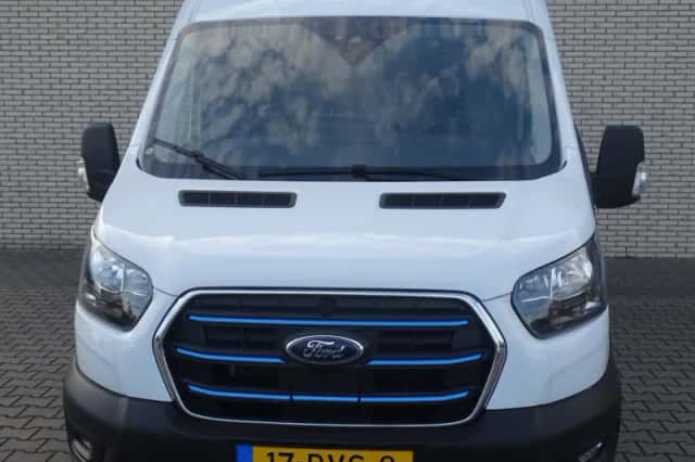 Ford E-Transit (2023) thumbnail 2
