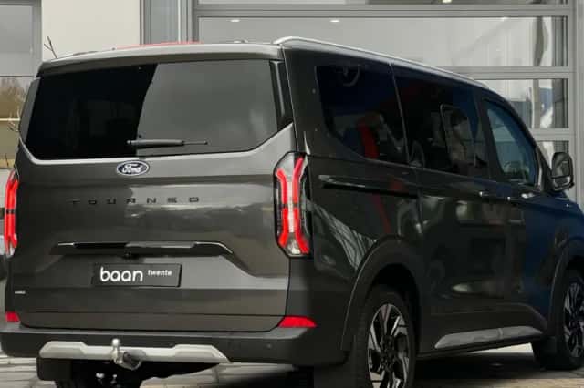 Ford Tourneo Custom (2025) thumbnail 4