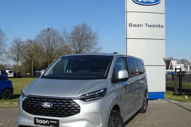 Ford Tourneo Custom (2025) thumbnail 2