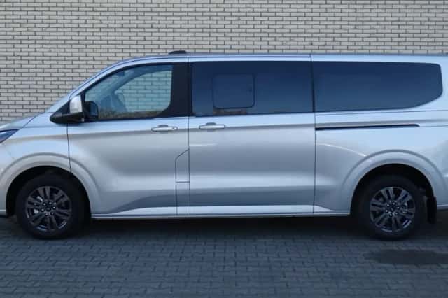 Ford Tourneo Custom (2025) thumbnail 6