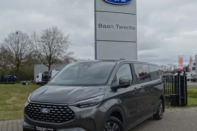Ford Tourneo Custom (2025) thumbnail 2