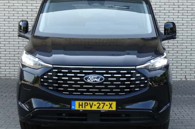 Ford Tourneo Custom (2025) thumbnail 3