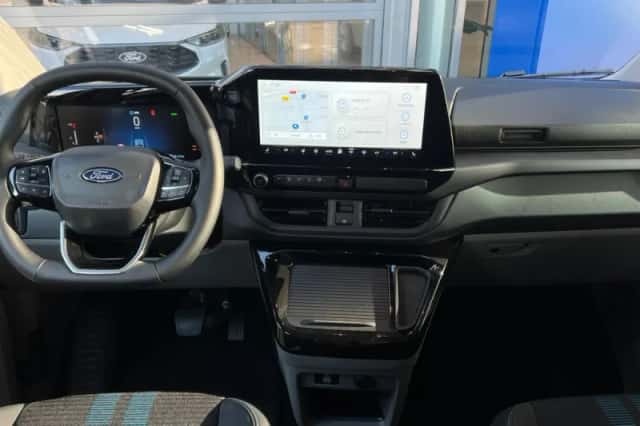 Ford Tourneo Custom (2025) thumbnail 2