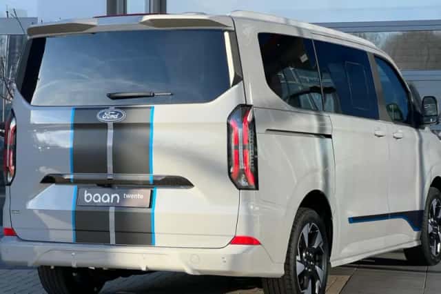 Ford Tourneo Custom (2025) thumbnail 3