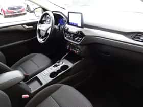Ford Kuga (2021) thumbnail 16