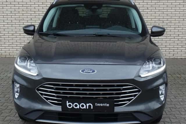 Ford Kuga (2021) thumbnail 3