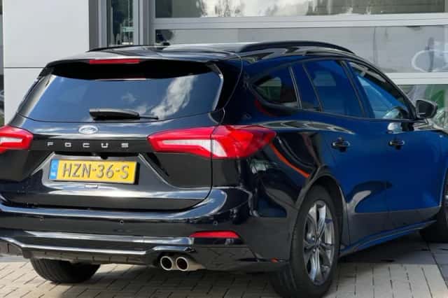 Ford Focus (2021) thumbnail 2