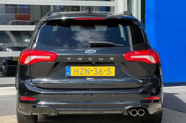 Ford Focus (2021) thumbnail 5
