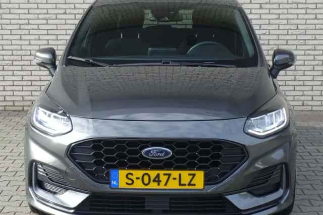 Ford Fiesta (2023) thumbnail 3