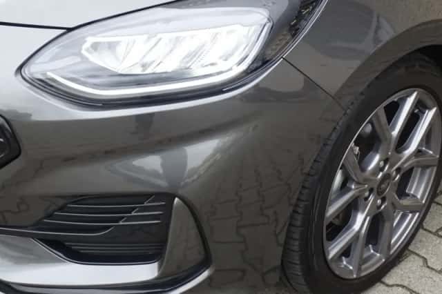 Ford Fiesta (2023) thumbnail 4
