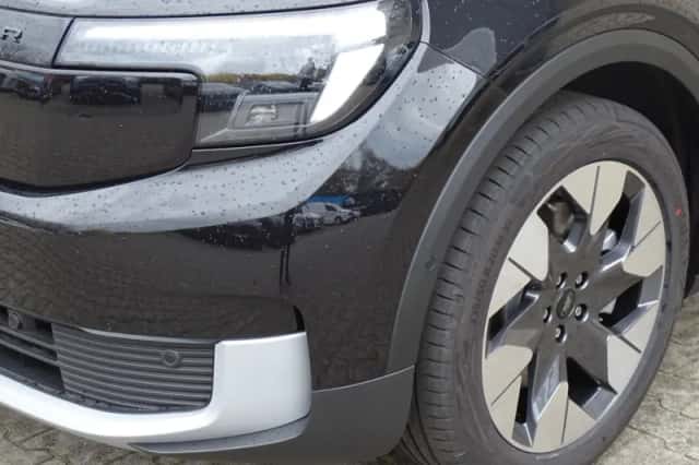 Ford Explorer (2026) thumbnail 5