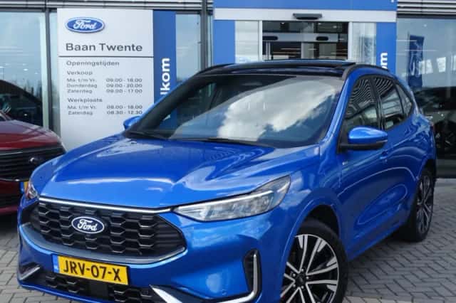 Ford Kuga (2024) thumbnail 2
