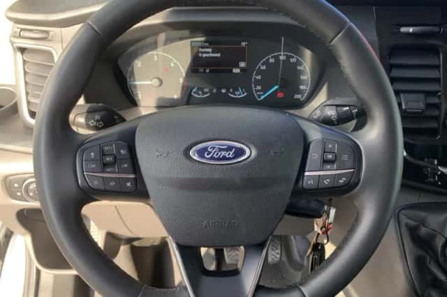Ford Transit (2024) thumbnail 2